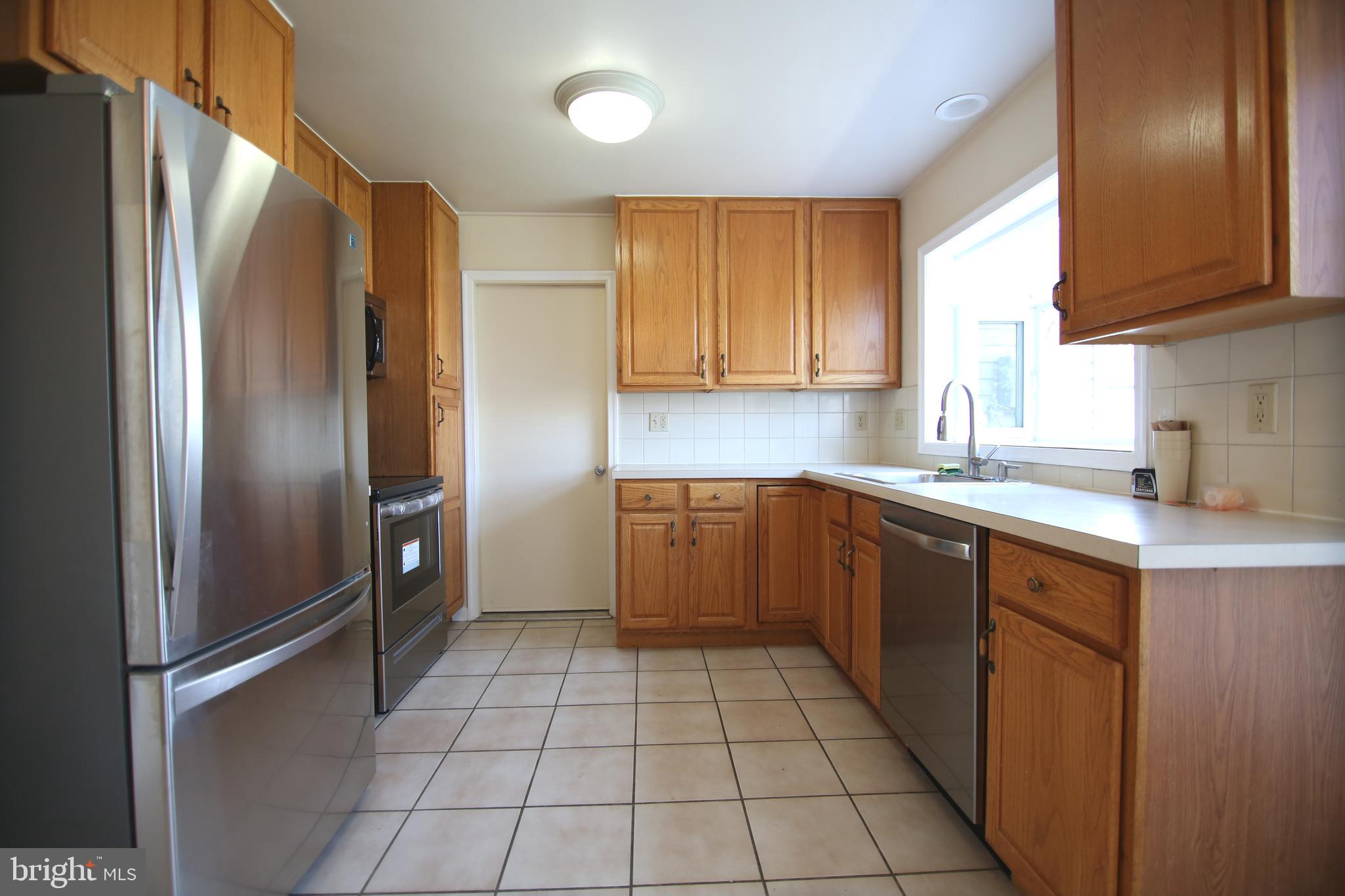 10 Tempo Road Levittown, PA 19056 - Photo 6 of 25 Gallery Image 6