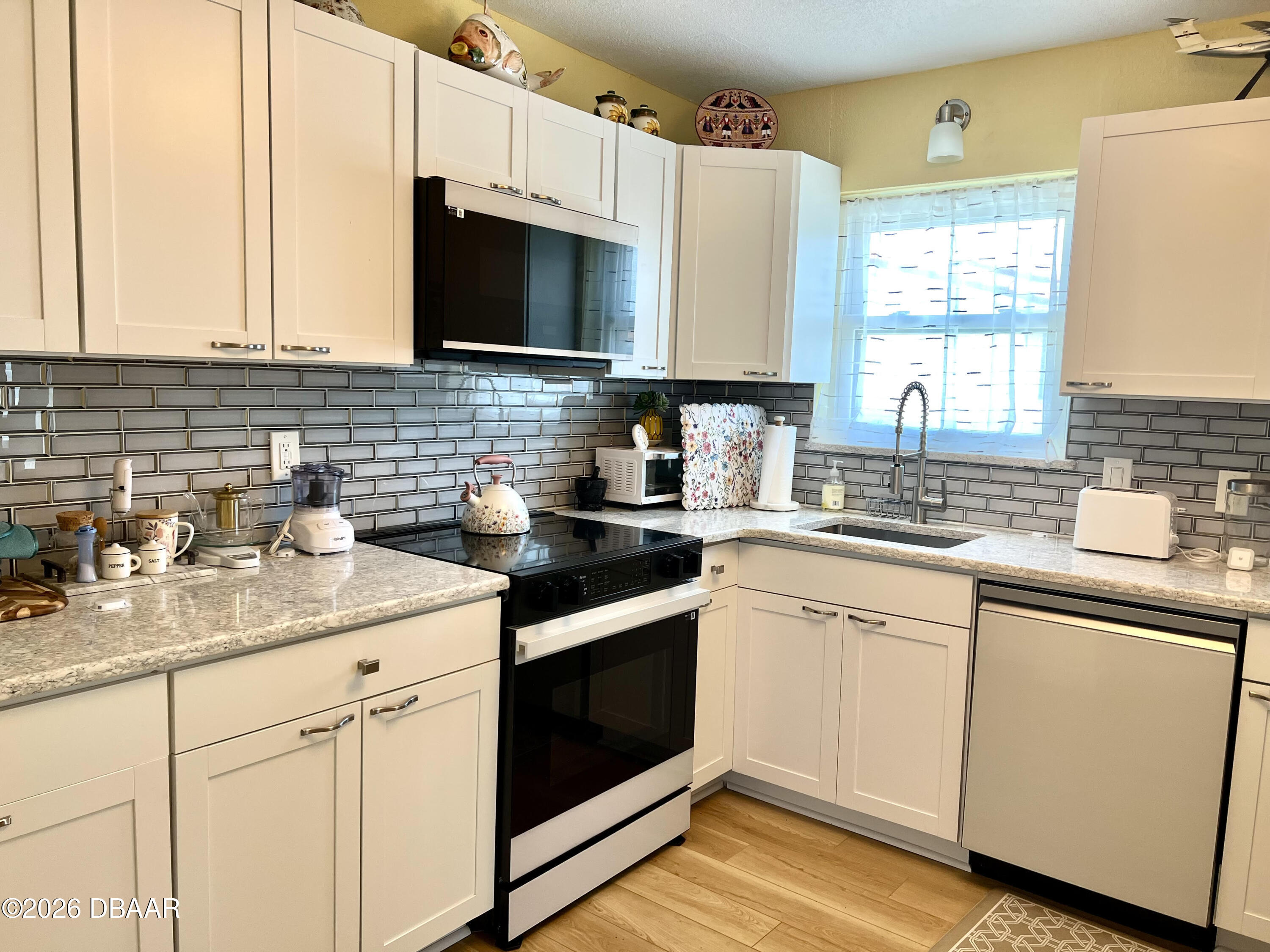 596 Robin Road, Unit A Ormond Beach, FL 32176 - Photo 10 of 34 Gorgeous Kitchen!