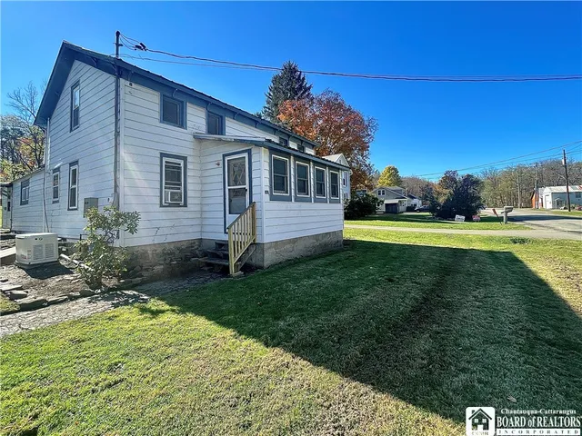$109,900 | 549 King Road, Hanover, NY 14062