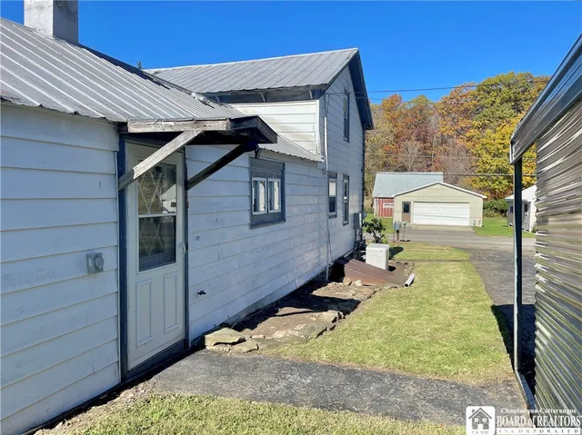 $109,900 | 549 King Road, Hanover, NY 14062