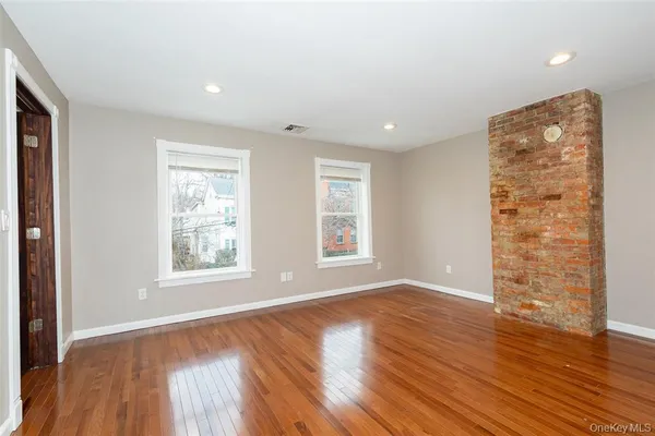 $2,550 | 204 Mill Street, Unit 1, Poughkeepsie, NY 12601