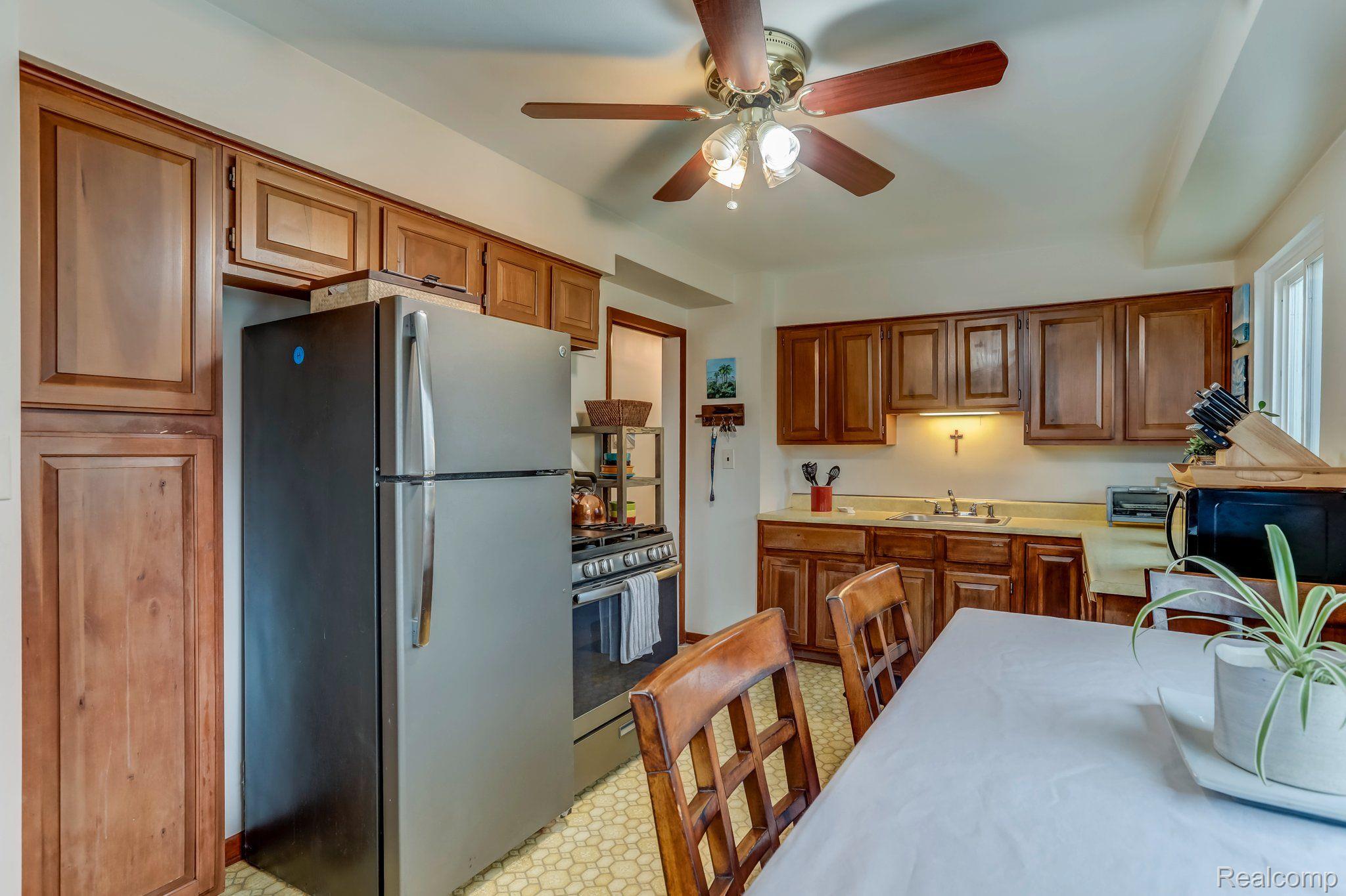 1573 Princeton Road Berkley, MI 48072 - Photo 12 of 23 Stainless steel appliances