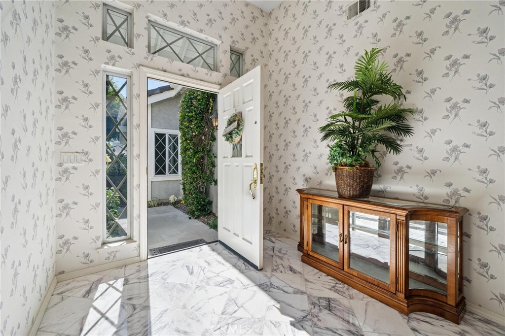 26072 Charing Cross Road Valencia, CA 91355 - Photo 50 of 105
