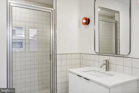 $2,450 | 2007 Cambridge Street, Unit 10, Philadelphia, PA 19130
