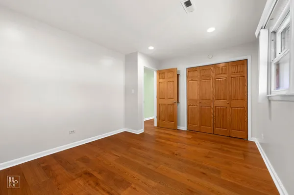 $375,000 | 4433 Madison Avenue, Brookfield, IL 60513