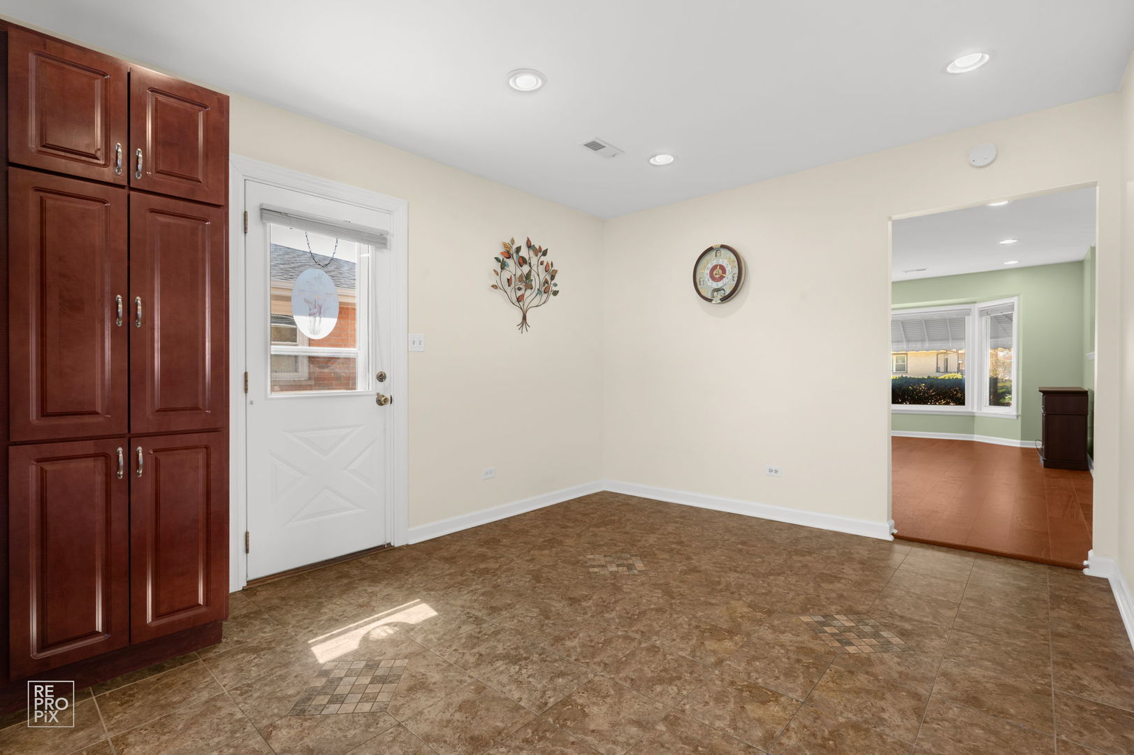 4433 Madison Avenue Brookfield, IL 60513 - Photo 6 of 16