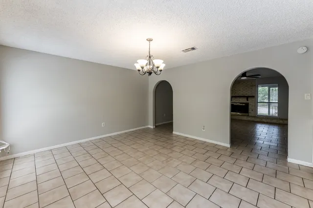 a view of empty room with window
