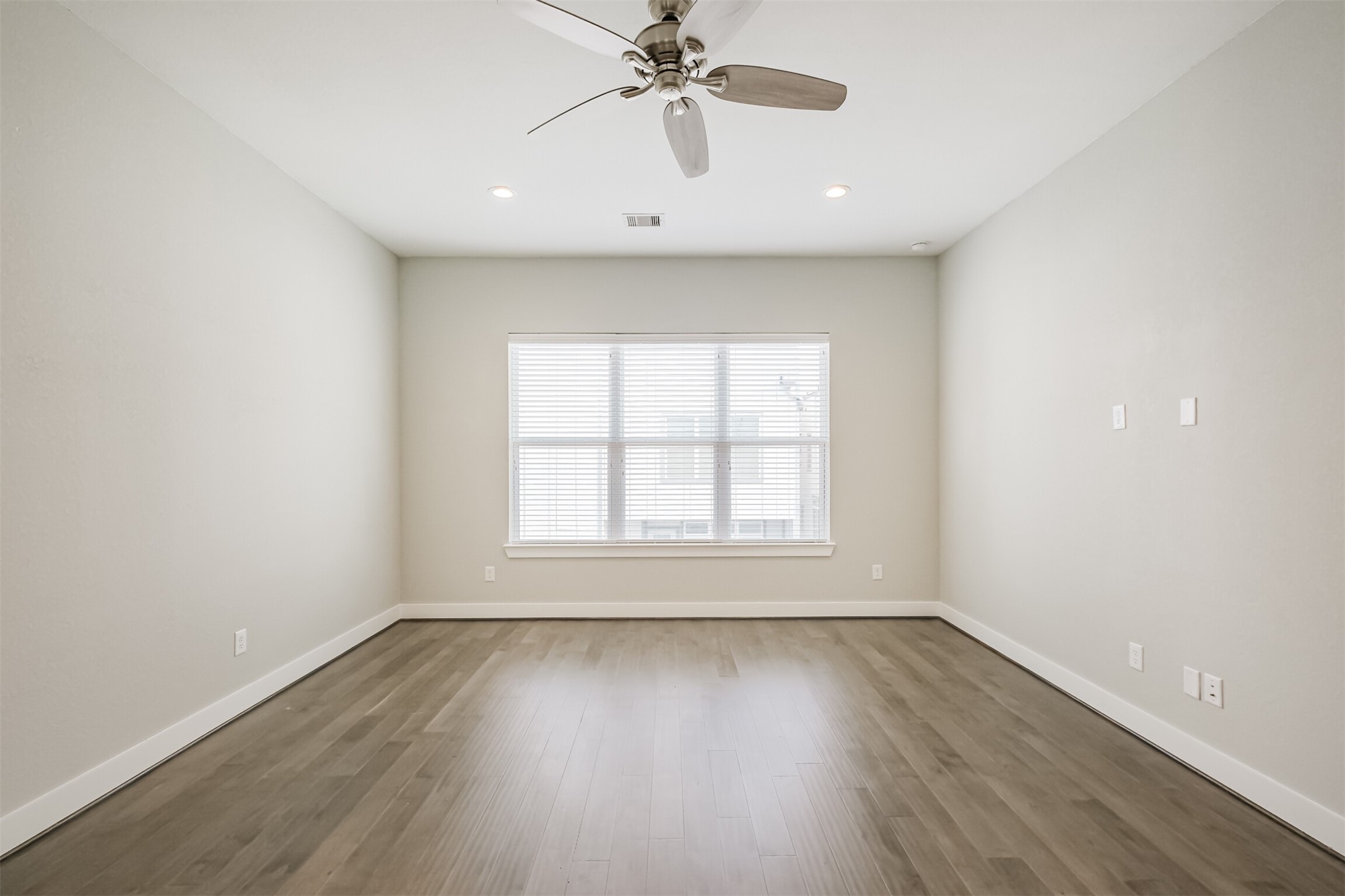 1305 Mayfair Clarkson Lane Houston, TX 77055 - Photo 23 of 34