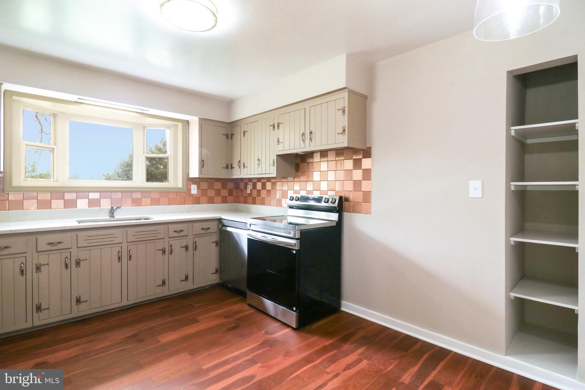 405 Southwest Drive Silver Spring, MD 20901 - Photo 16 of 65 Kitchen