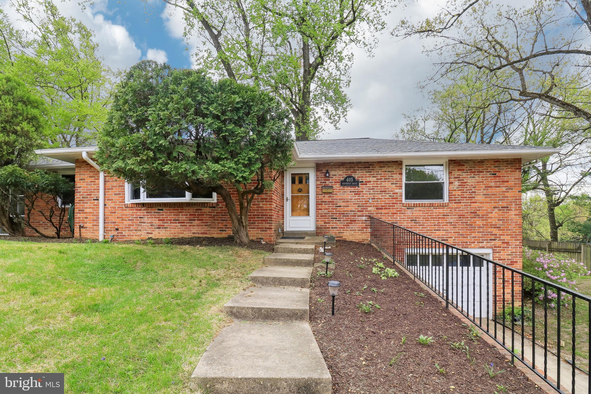 405 Southwest Drive Silver Spring, MD 20901 - Photo 5 of 65