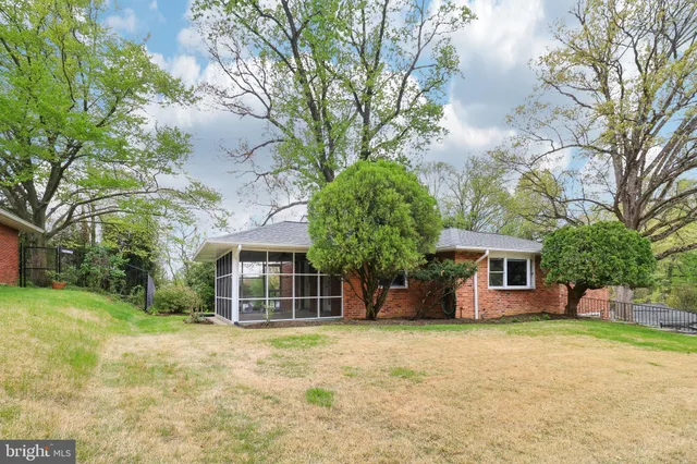 $525,000 | 405 Southwest Drive, Silver Spring, MD 20901