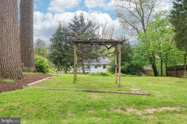 $525,000 | 405 Southwest Drive, Silver Spring, MD 20901