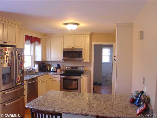1065 Schroeder Road Powhatan, VA 23139 - Photo 5 of 20 Gallery Image 5