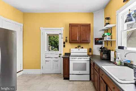 $385,000 | 20 North Greenwich Street, Alloway, NJ 08001