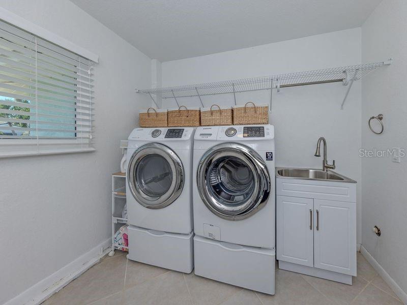 918 Gibbs Road Venice, FL 34285 - Photo 23 of 41 Gallery Image 23