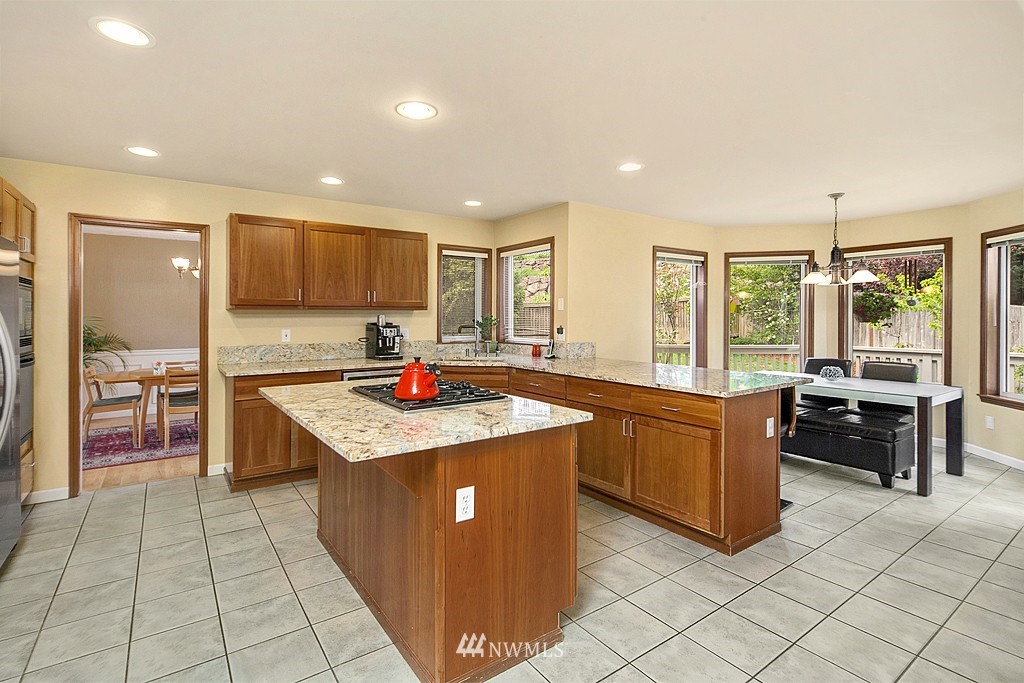 9418 Northeast 174th Place Bothell, WA 98011 - Photo 6 of 15 Gallery Image 6