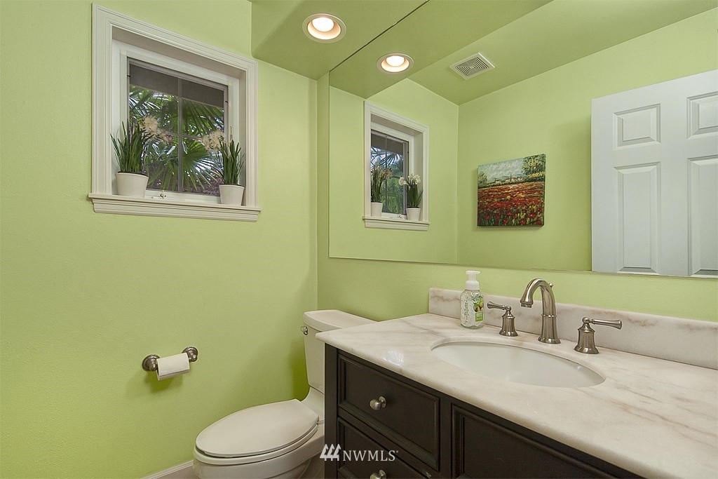 9418 Northeast 174th Place Bothell, WA 98011 - Photo 9 of 15 Gallery Image 9