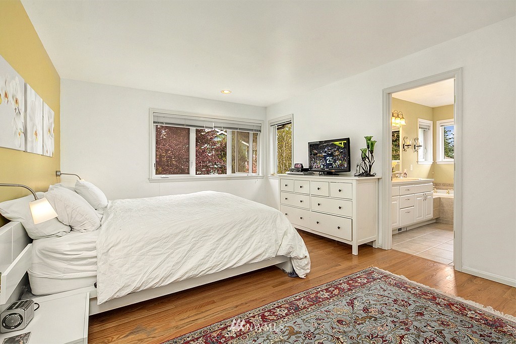 9418 Northeast 174th Place Bothell, WA 98011 - Photo 10 of 15 Gallery Image 10