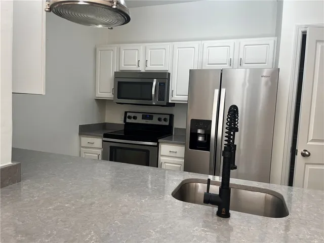 $3,200 | 1000 Providence Place, Unit 216, Providence, RI 02903