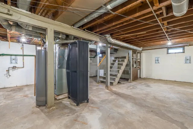 $142,000 | 1910 West Pleasant Street, Davenport, IA 52804