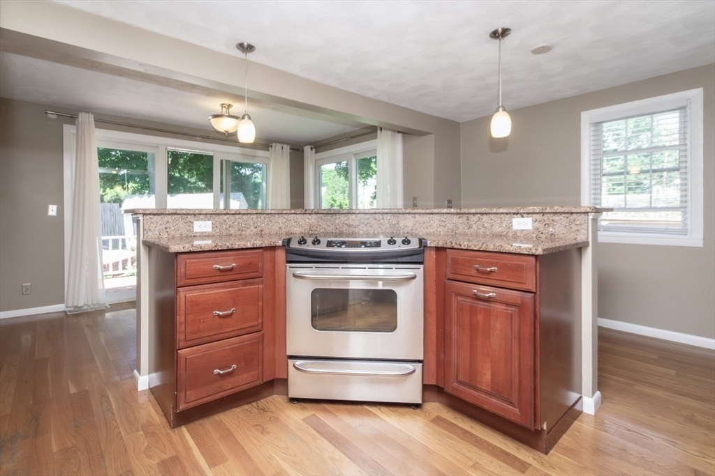 32 Hamilton Road, Unit 32 Wakefield, MA 01880 - Photo 8 of 39