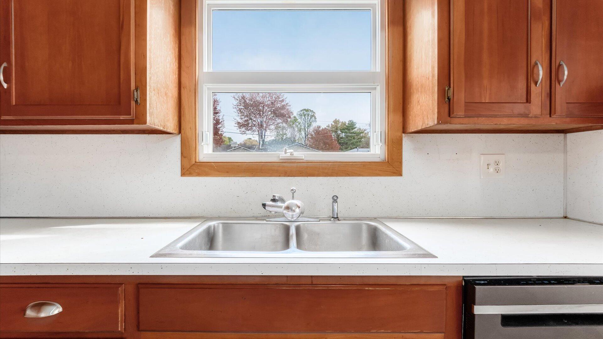 3250 Dale Road Zanesville, OH 43701 - Photo 17 of 27 View from kitchen sink to backyard