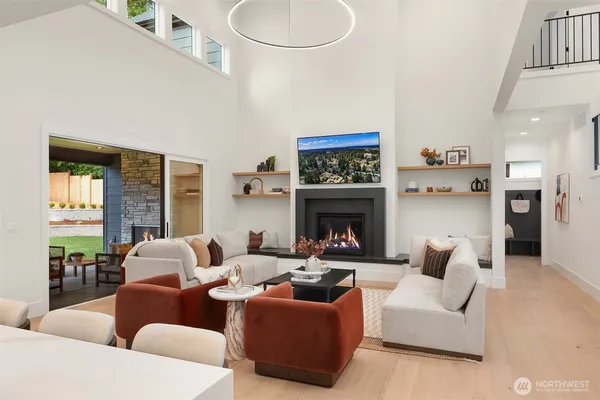 $3,375,000 | 1917 166th Place Northeast, Bellevue, WA 98008