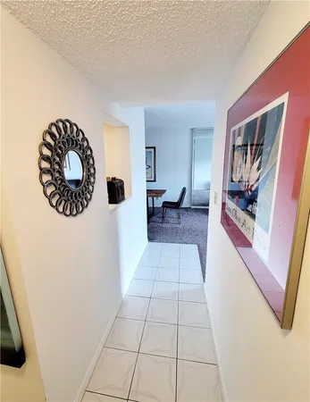 $1,900 | 1009 North Ocean Boulevard, Unit 411, Pompano Beach, FL 33062