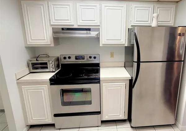 $1,900 | 1009 North Ocean Boulevard, Unit 411, Pompano Beach, FL 33062