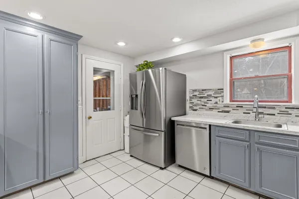 $529,900 | 83 Northeast Village Road, Concord, NH 03301