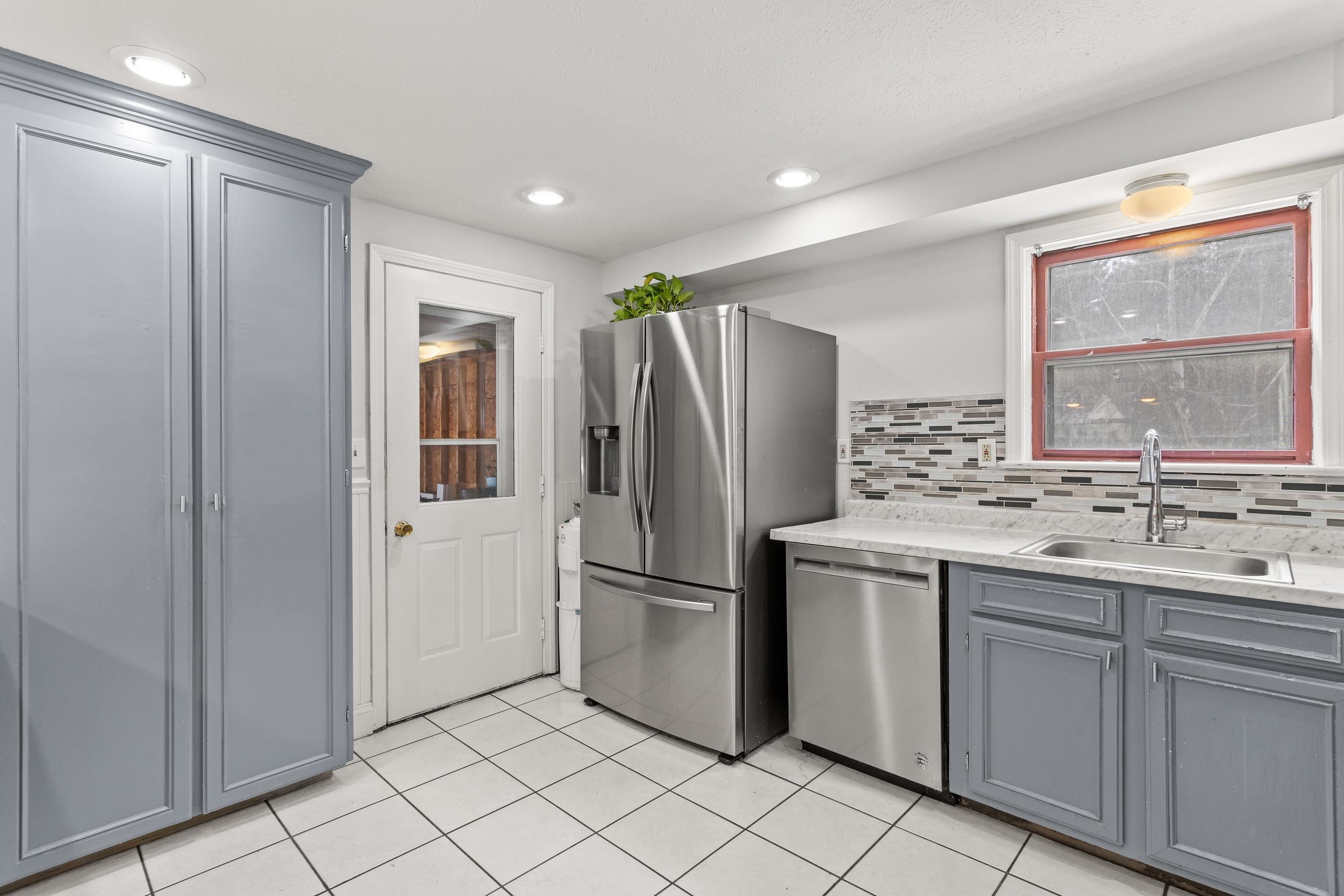 83 Northeast Village Road Concord, NH 03301 - Photo 12 of 49