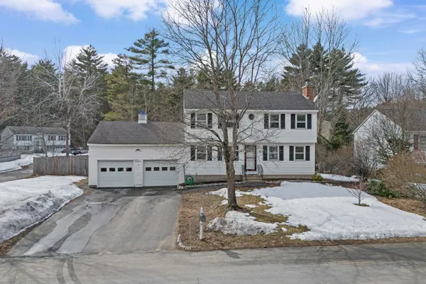 $529,900 | 83 Northeast Village Road, Concord, NH 03301