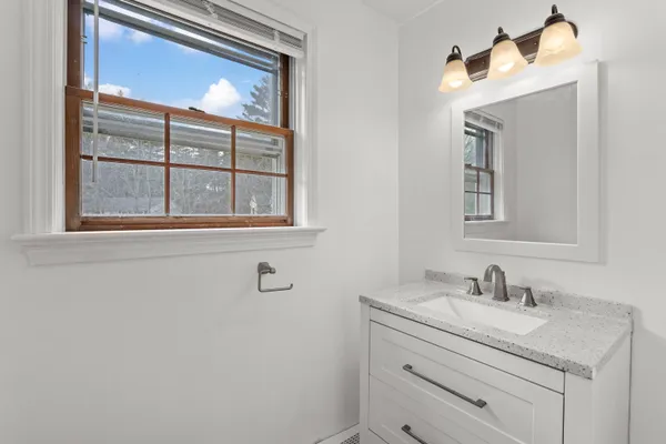 $529,900 | 83 Northeast Village Road, Concord, NH 03301
