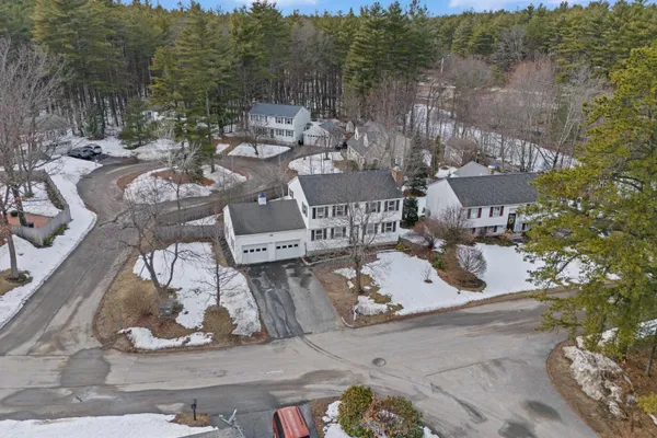 $529,900 | 83 Northeast Village Road, Concord, NH 03301