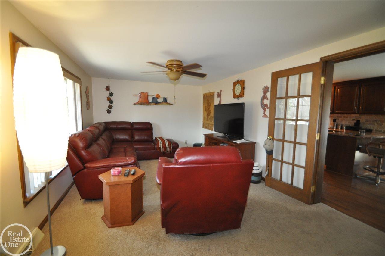 1911 John R Road Rochester Hills, MI 48307 - Photo 9 of 30