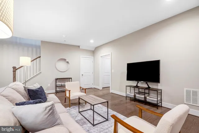 $3,850 | 7770 Belvale Drive, Alexandria, VA 22315