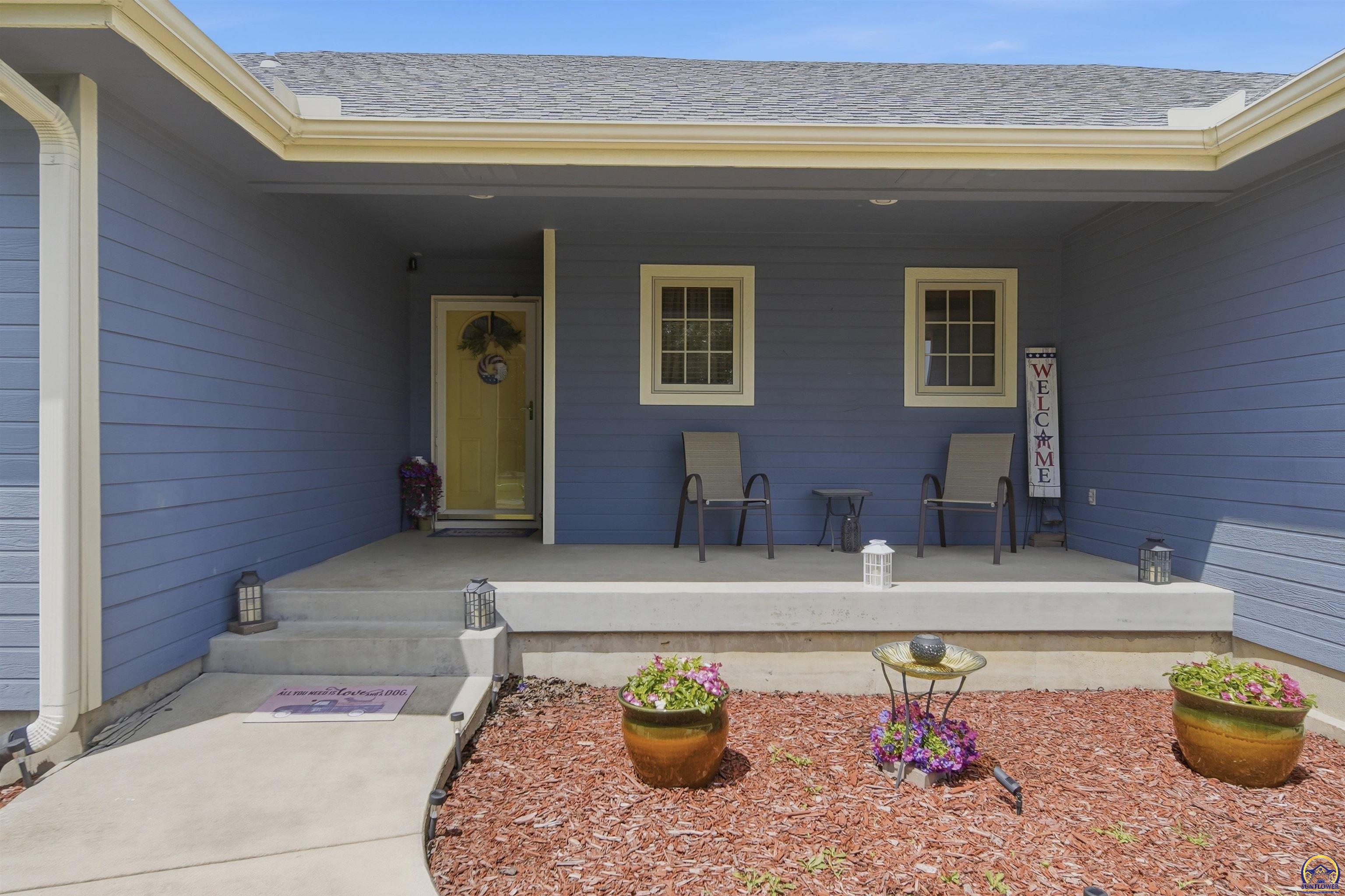 5045 Northwest Rochester Road Topeka, KS 66618 - Photo 3 of 31