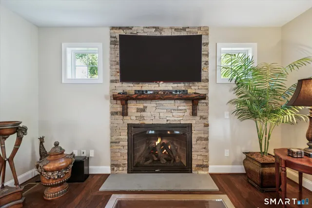 $698,600 | 51 Hendricks Lane, Simsbury, CT 06070