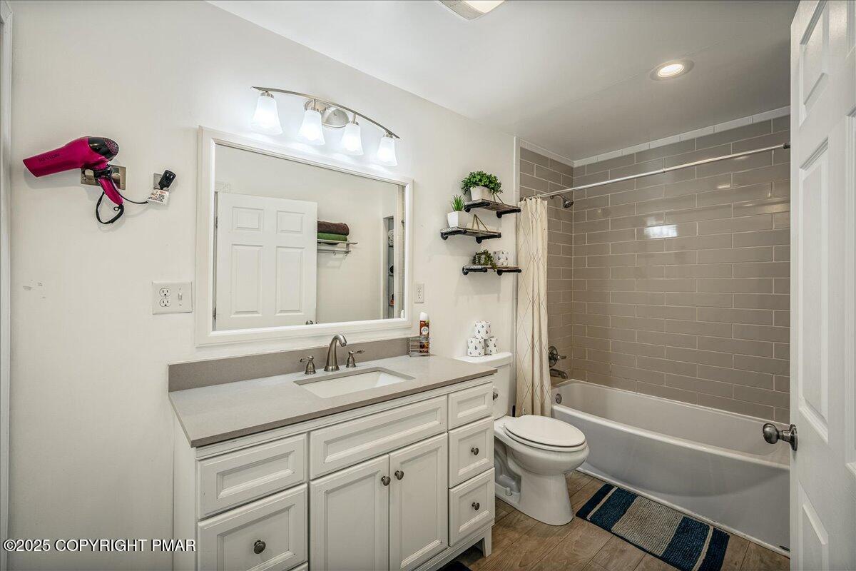 1591 Clover Road Long Pond, PA 18334 - Photo 12 of 44 23-HomeView_Media-1591_Clover_Rd