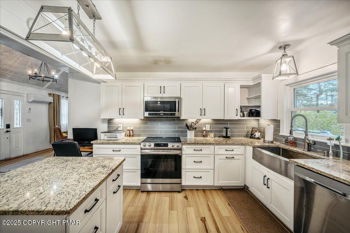 1591 Clover Road Long Pond, PA 18334 - Photo 20 of 44 31-HomeView_Media-1591_Clover_Rd