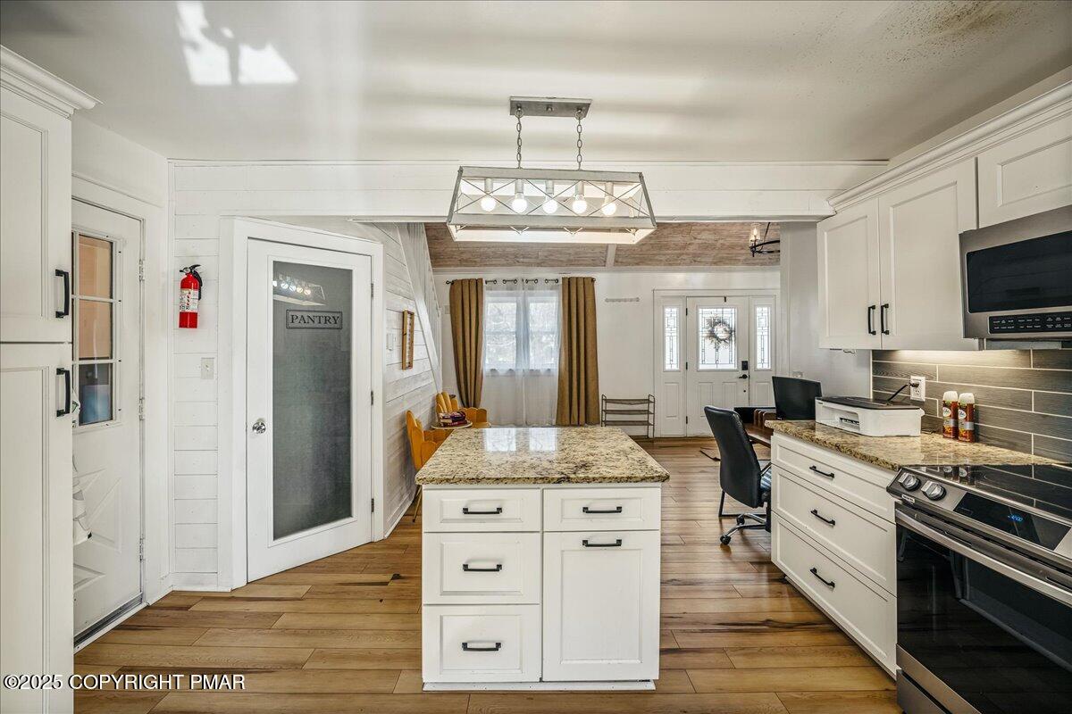 1591 Clover Road Long Pond, PA 18334 - Photo 21 of 44 32-HomeView_Media-1591_Clover_Rd