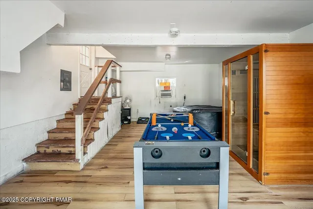 a view of entryway and hall