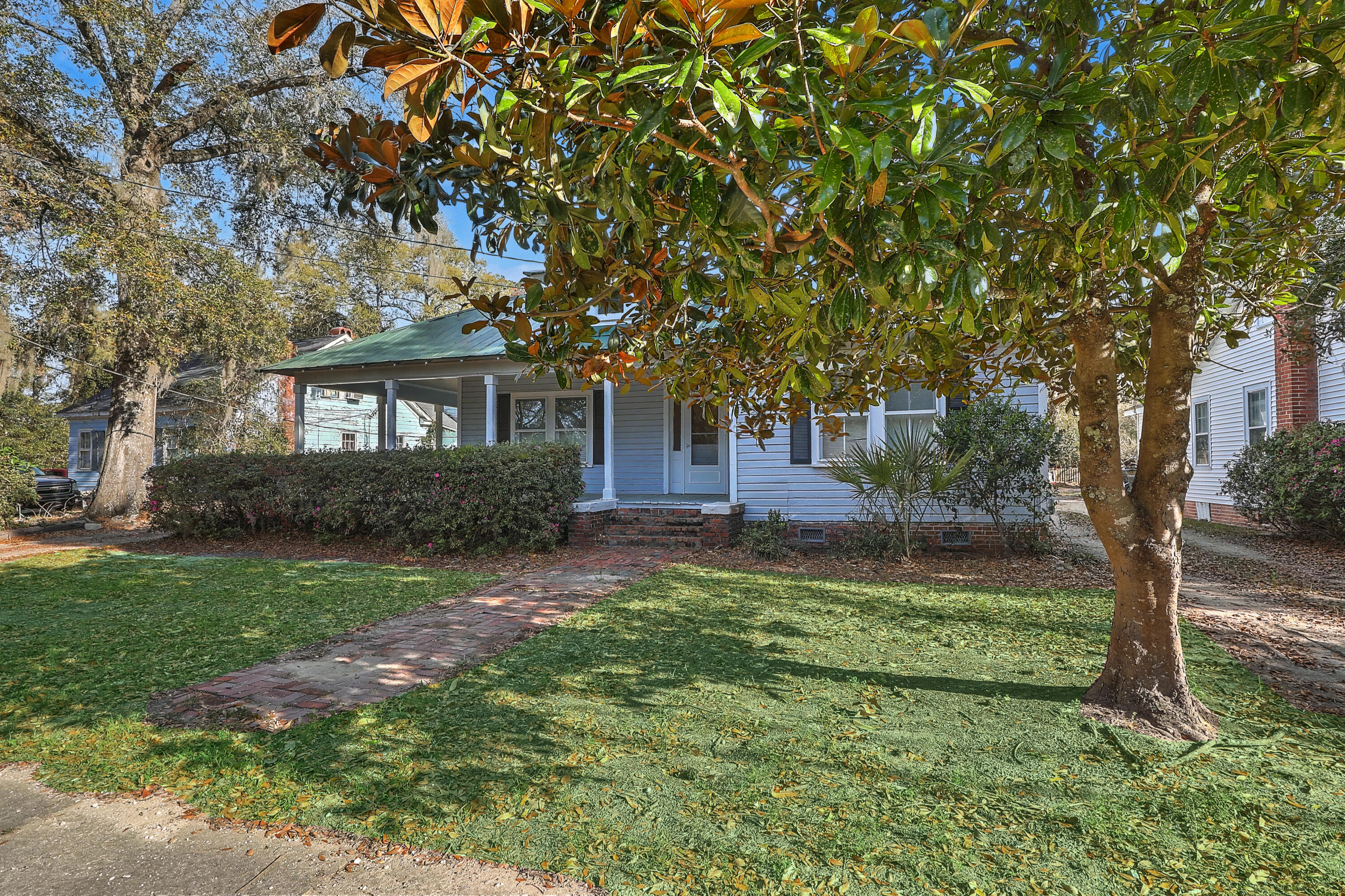 427 Carn Street Walterboro, SC 29488 - Photo 3 of 46 03_0W7A4717_18_19_20_21_22_23