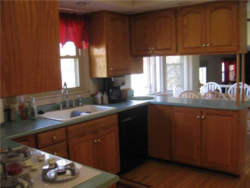 8333 Rahke Road Indianapolis, IN 46217 - Photo 6 of 10 Gallery Image 6