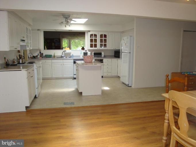 731 Petersburg Road Davidsonville, MD 21035 - Photo 4 of 16 Kitchen #2