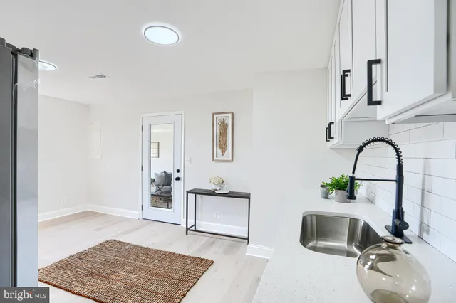 $323,895 | 212 North Marlyn Avenue, Essex, MD 21221