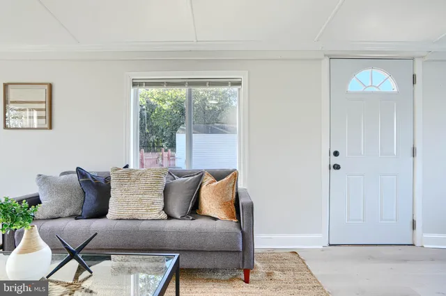 $323,895 | 212 North Marlyn Avenue, Essex, MD 21221