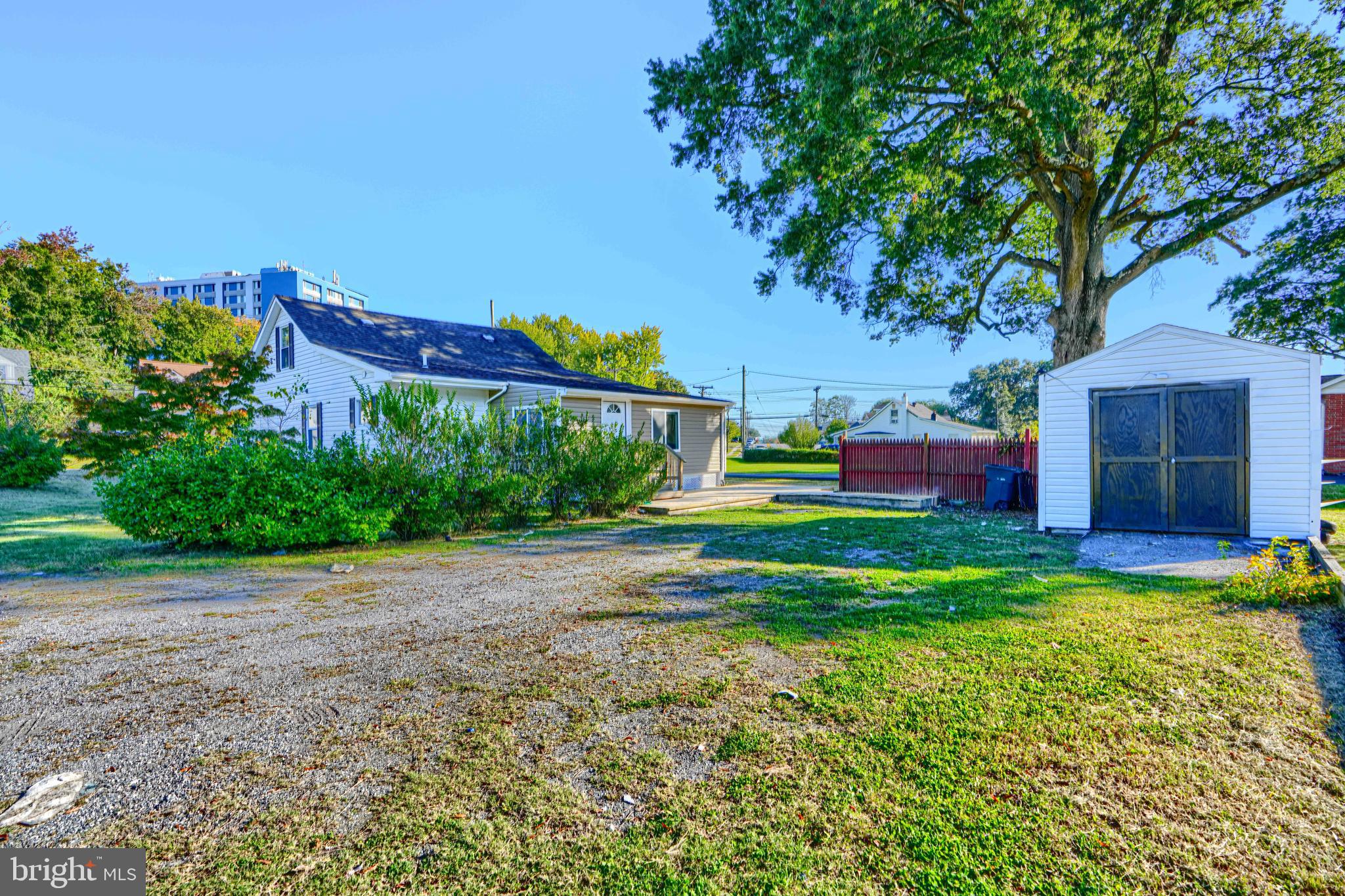 212 North Marlyn Avenue Essex, MD 21221 - Photo 50 of 54 a backyard of a house with seating space