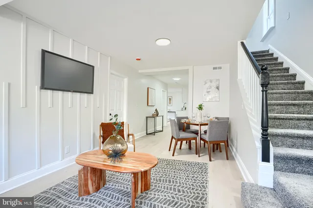 $323,895 | 212 North Marlyn Avenue, Essex, MD 21221