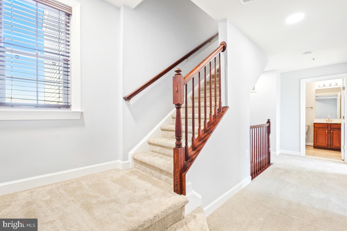 13675 Venturi Lane, Unit 233 Herndon, VA 20171 - Photo 14 of 30 Stairs to 2nd level